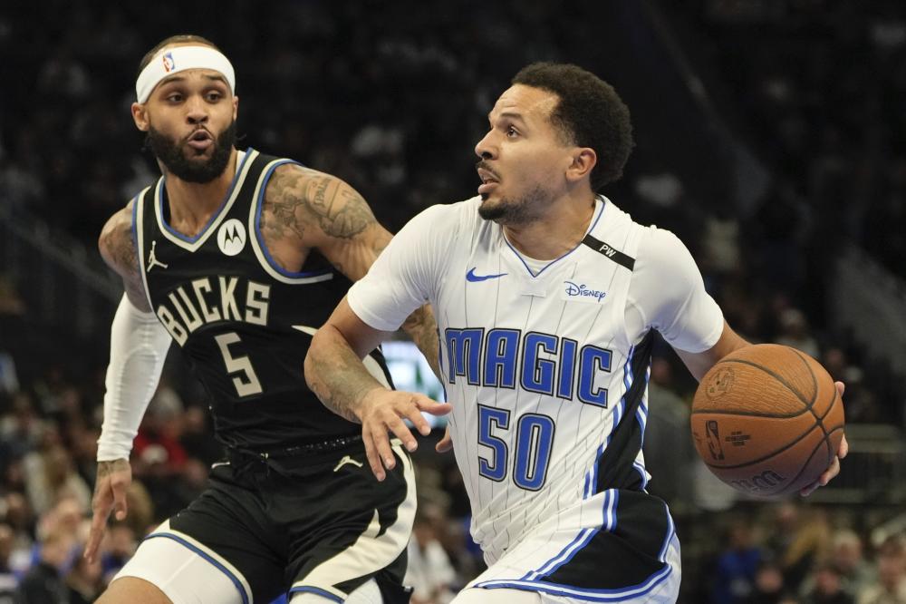 独对两名锋 独对两名锋